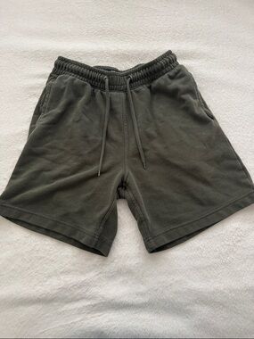 H&M Men's Olive Drawstring Athletic Shorts